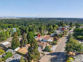 16059 9th Avenue SW B, Burien WA 98166
