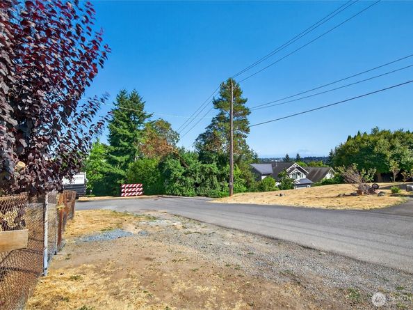 16059 9th Avenue SW B, Burien WA 98166