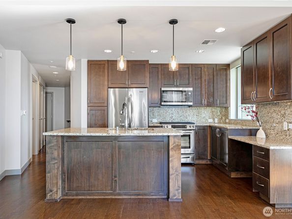 10610 NE 9th Place 1502, Bellevue WA 98004