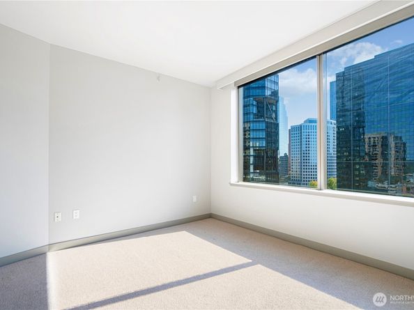 10610 NE 9th Place 1502, Bellevue WA 98004