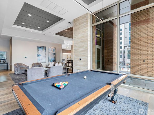 10610 NE 9th Place 1502, Bellevue WA 98004