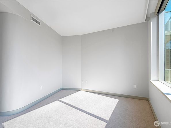 10610 NE 9th Place 1502, Bellevue WA 98004