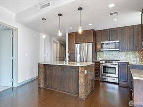 10610 NE 9th Place 1502, Bellevue WA 98004