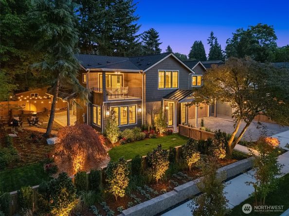 2012 9th Street W, Kirkland WA 98033