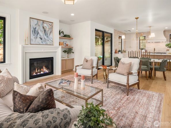 2012 9th Street W, Kirkland WA 98033