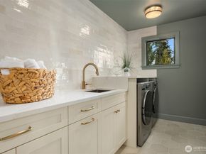 2012 9th Street W, Kirkland WA 98033