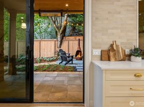 2012 9th Street W, Kirkland WA 98033