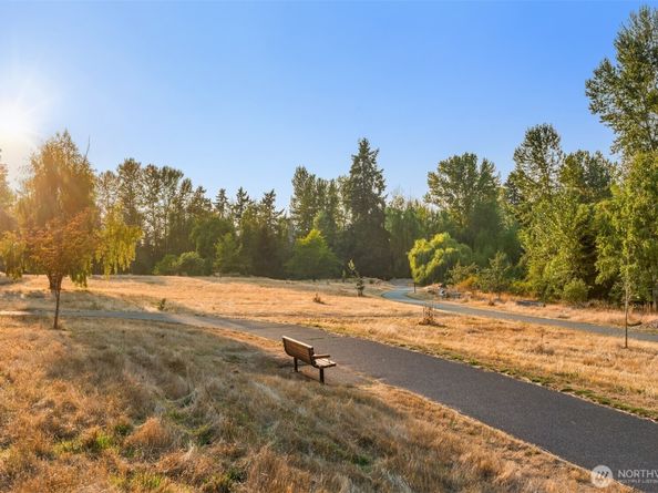 2012 9th Street W, Kirkland WA 98033