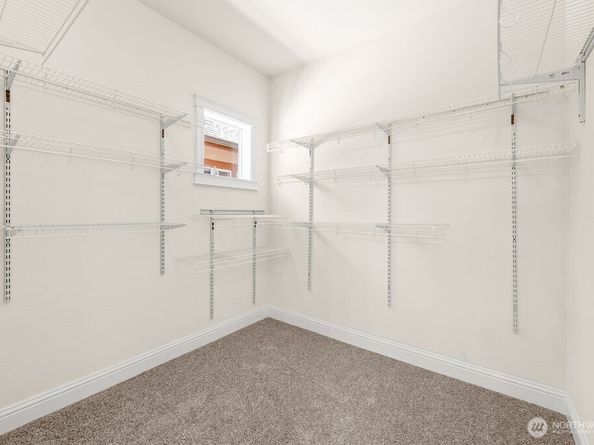 810 5th Avenue NW, Issaquah WA 98027