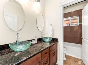 810 5th Avenue NW, Issaquah WA 98027