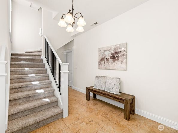 810 5th Avenue NW, Issaquah WA 98027