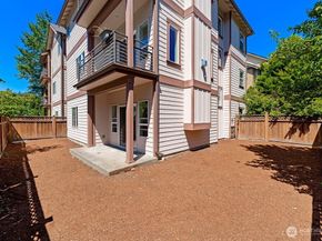 810 5th Avenue NW, Issaquah WA 98027