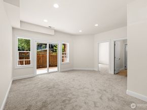 810 5th Avenue NW, Issaquah WA 98027