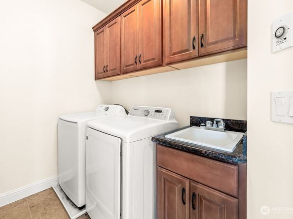 810 5th Avenue NW, Issaquah WA 98027