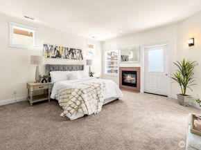 810 5th Avenue NW, Issaquah WA 98027