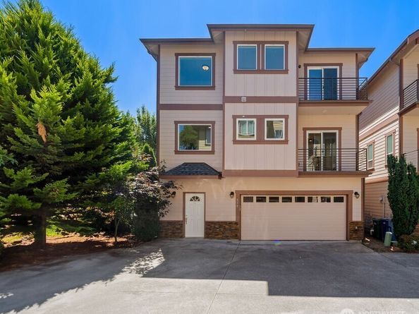 810 5th Avenue NW, Issaquah WA 98027
