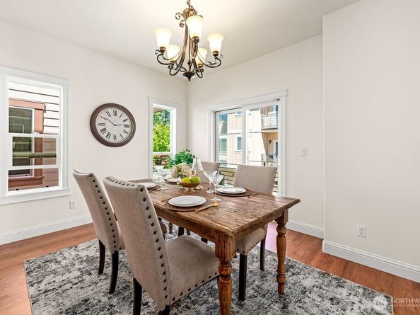 810 5th Avenue NW, Issaquah WA 98027