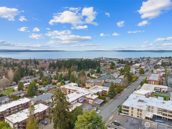1110 5th Avenue S 204, Edmonds WA 98020