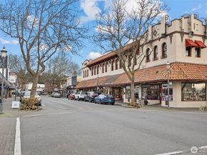 1110 5th Avenue S 204, Edmonds WA 98020