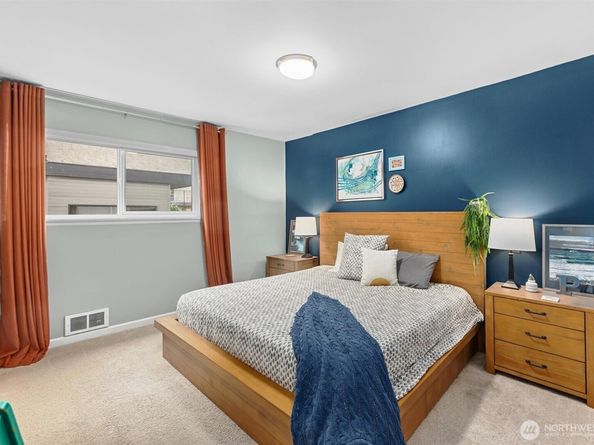 1110 5th Avenue S 204, Edmonds WA 98020