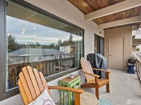 1110 5th Avenue S 204, Edmonds WA 98020