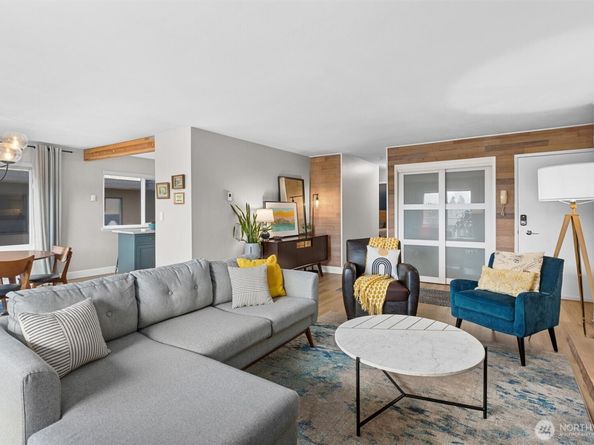 1110 5th Avenue S 204, Edmonds WA 98020