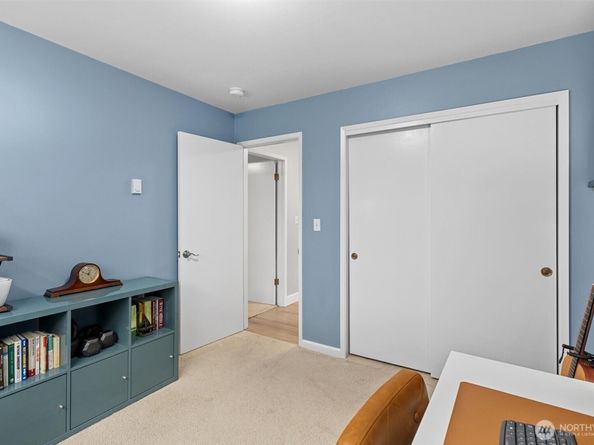 1110 5th Avenue S 204, Edmonds WA 98020