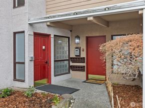 1110 5th Avenue S 204, Edmonds WA 98020