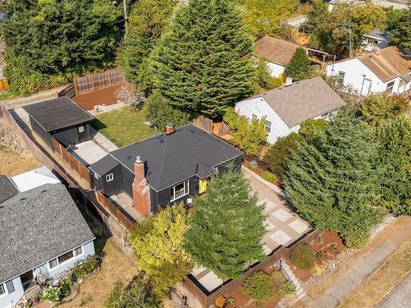 7927 27th Avenue SW, Seattle WA 98126