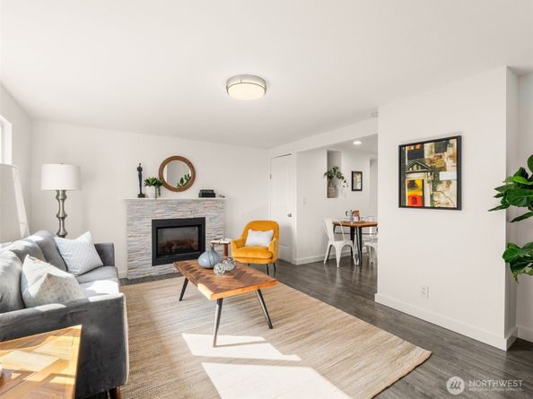7927 27th Avenue SW, Seattle WA 98126