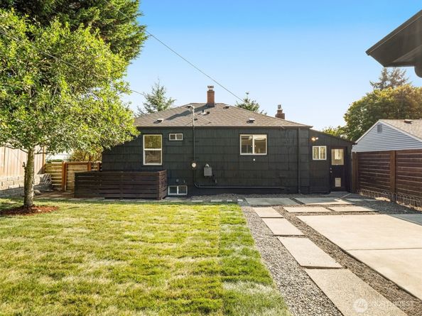 7927 27th Avenue SW, Seattle WA 98126