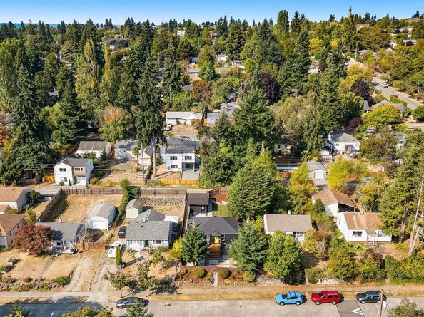 7927 27th Avenue SW, Seattle WA 98126