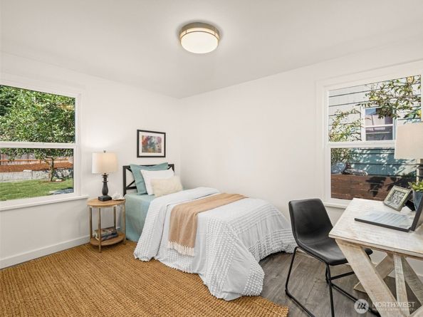 7927 27th Avenue SW, Seattle WA 98126