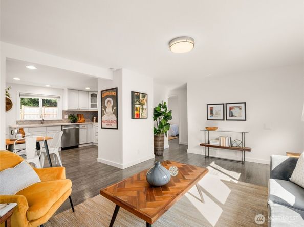 7927 27th Avenue SW, Seattle WA 98126