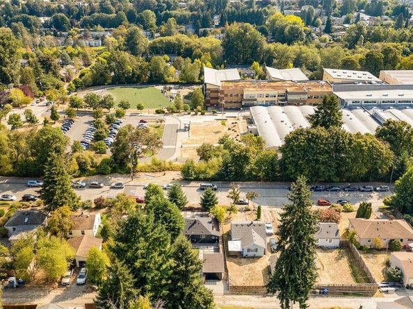7927 27th Avenue SW, Seattle WA 98126