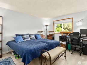 19818 15th Avenue NE 204, Shoreline WA 98155