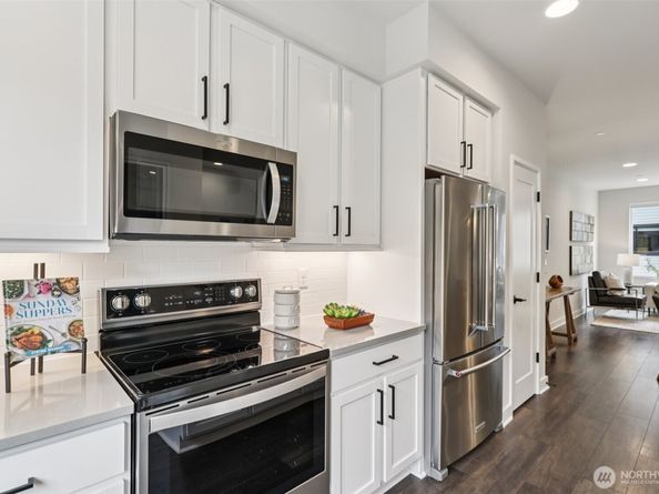 18757 76th Avenue W, Lynnwood WA 98037