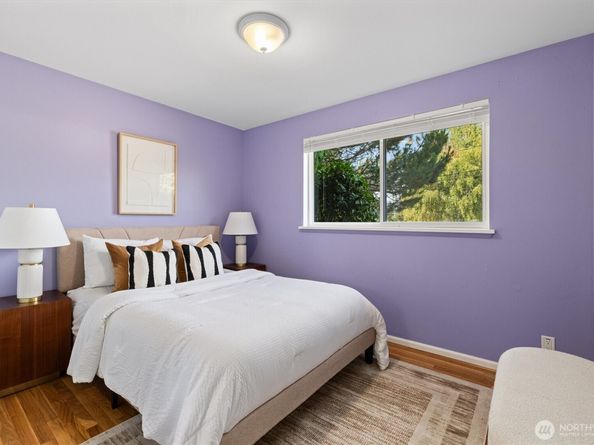 912 165th Avenue SE, Bellevue WA 98008