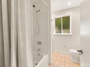 912 165th Avenue SE, Bellevue WA 98008