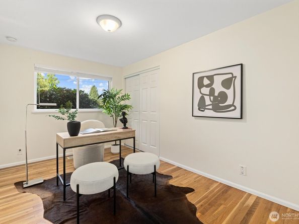 912 165th Avenue SE, Bellevue WA 98008