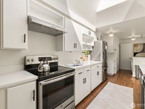 912 165th Avenue SE, Bellevue WA 98008