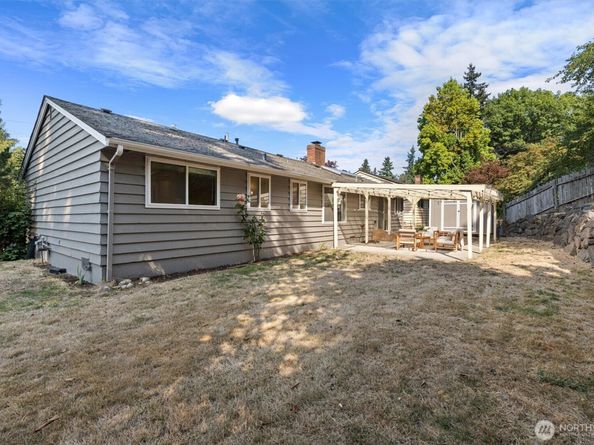 912 165th Avenue SE, Bellevue WA 98008