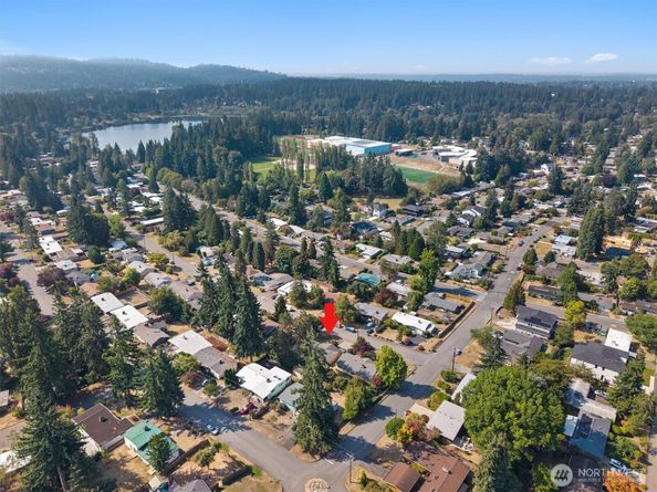 912 165th Avenue SE, Bellevue WA 98008