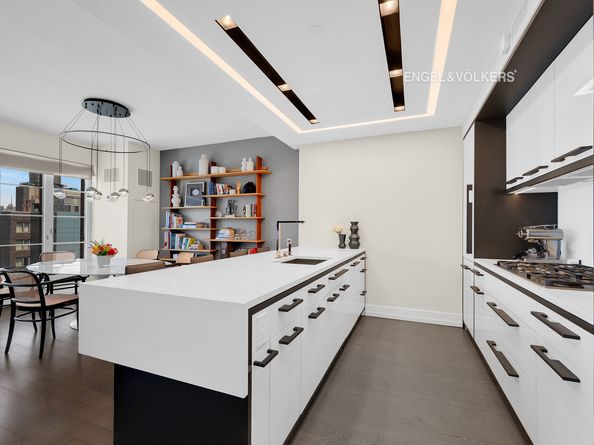 70 Charlton Street 21C, New York NY 10014