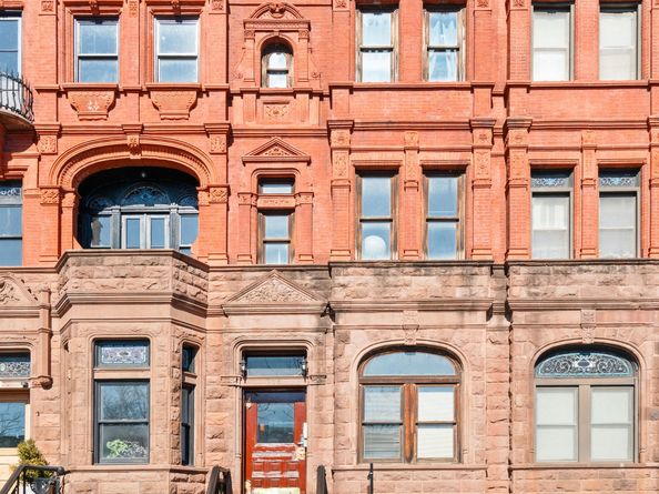 135 West 122nd Street, New York NY 10027