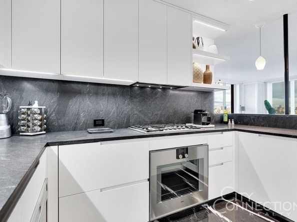 15 West 63rd Street 21A, New York NY 10023