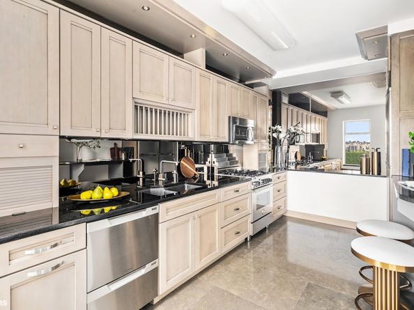 880 5th Avenue PHF, New York NY 10021