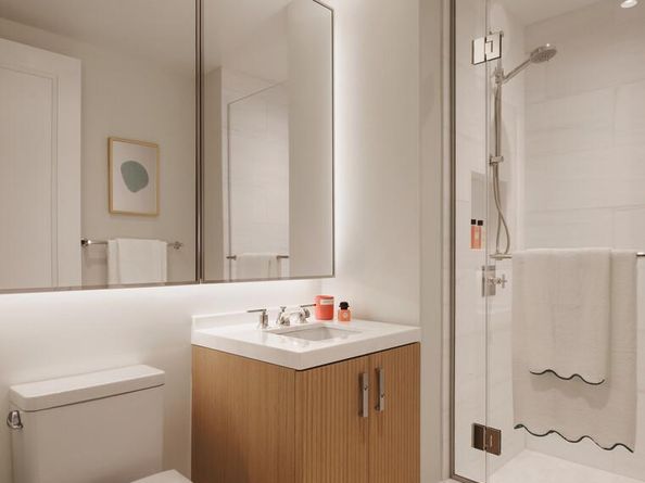 400 East 84th Street 8E, New York NY 10028