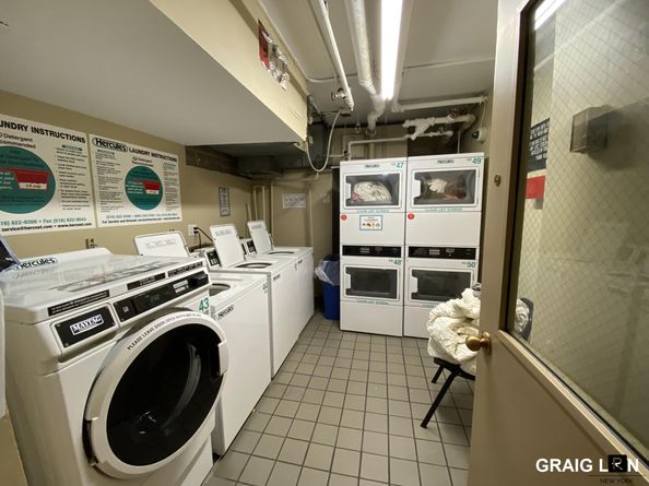 393 West 49th Street 2PP, New York NY 10019