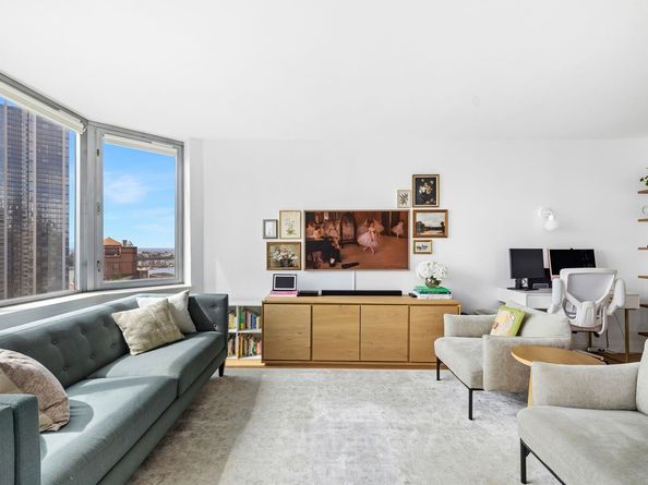 500 West 43rd Street 37A, New York NY 10036